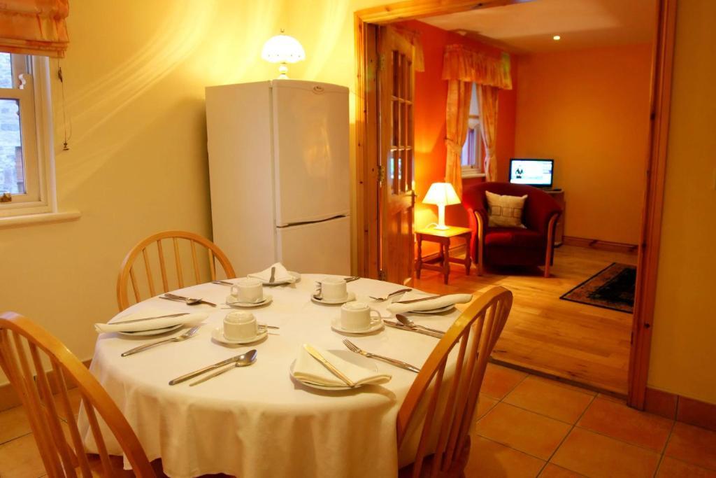Mccarthy'S Lodge B&B Westport Luaran gambar